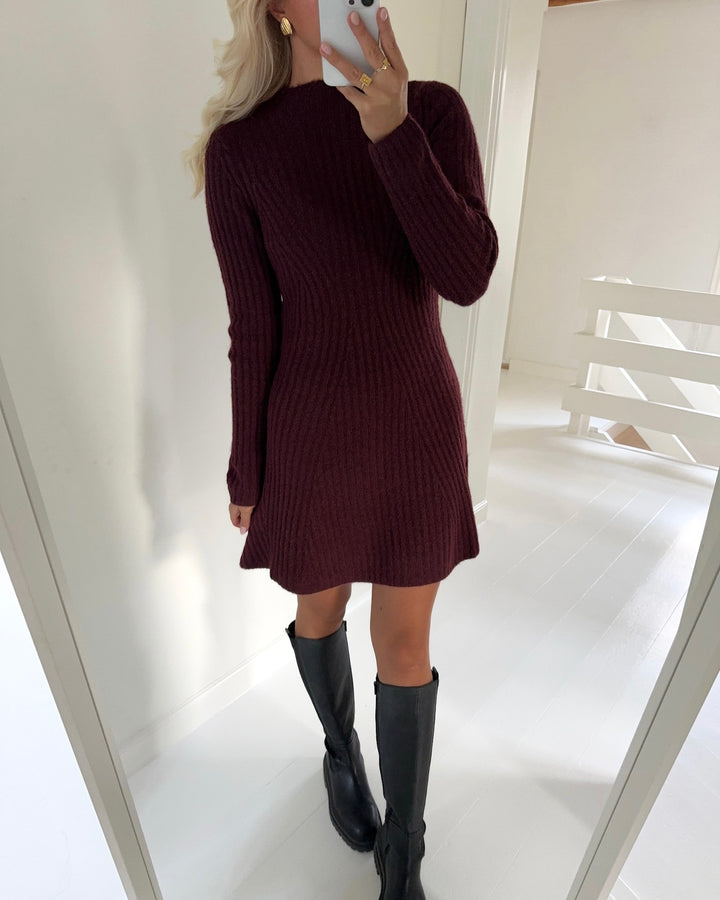 Y.A.S kjole dolly ls knit port royale