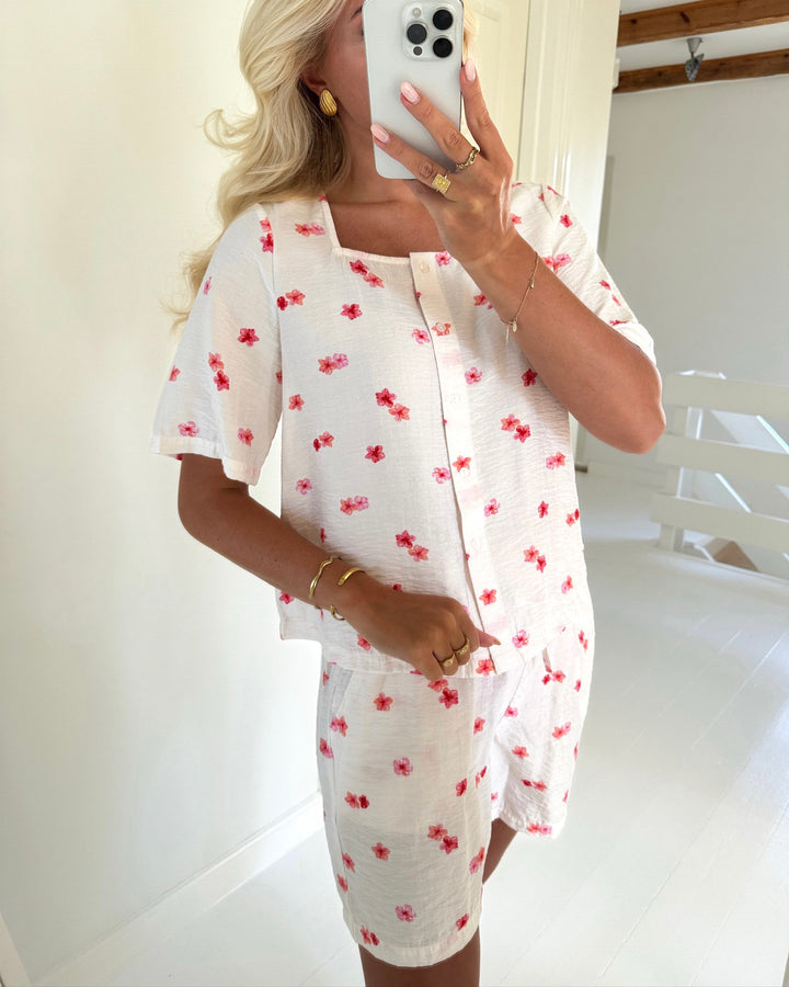 Vero Moda top odette 2/4 cloud dancer hibiscus