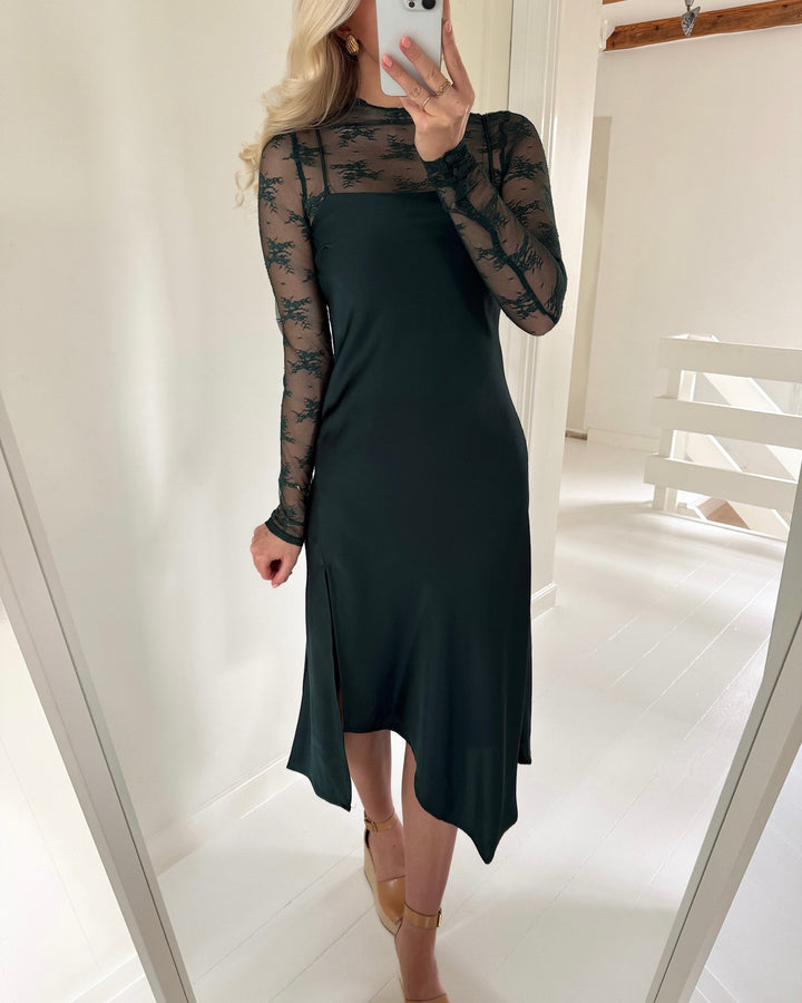 Y.A.S kjole meels lace midi ponderosa pine