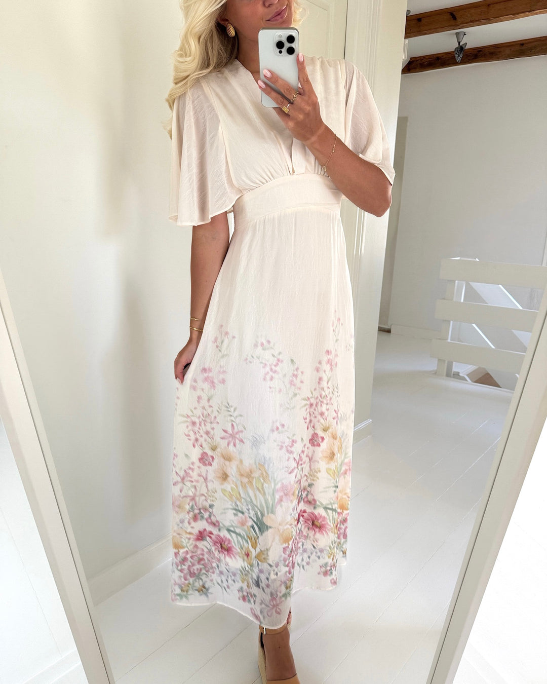 Sister's Point kjole gisela-dr25 cream/flower - FORUDBESTILLING LEV. UGE 18