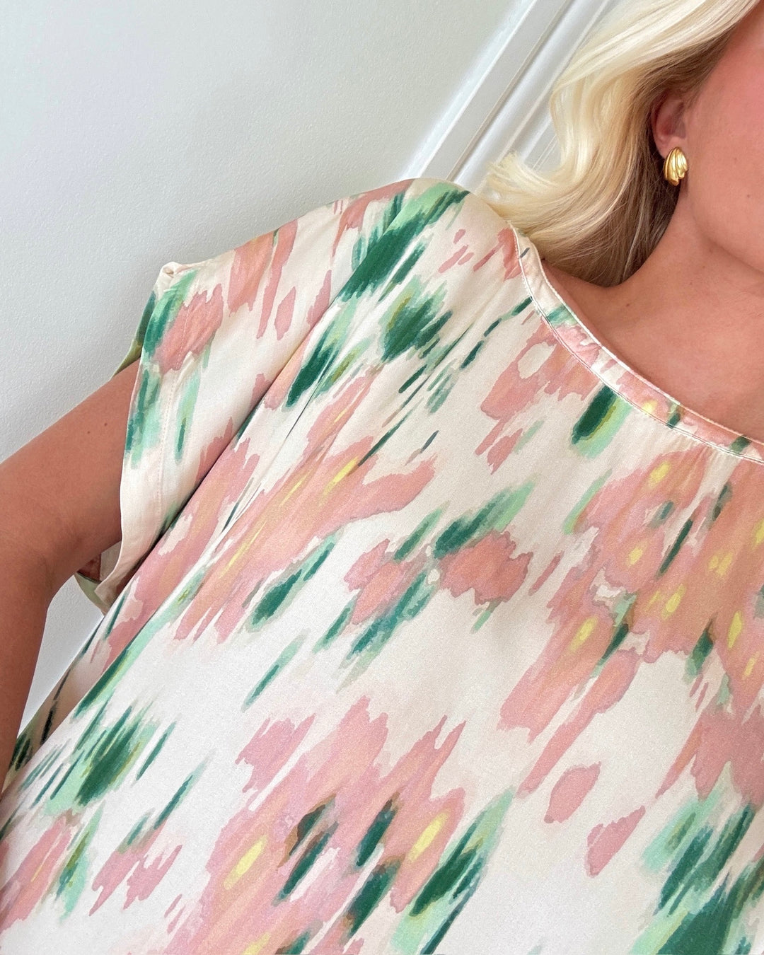 Sister's Point top emily-ss green/coral graphic