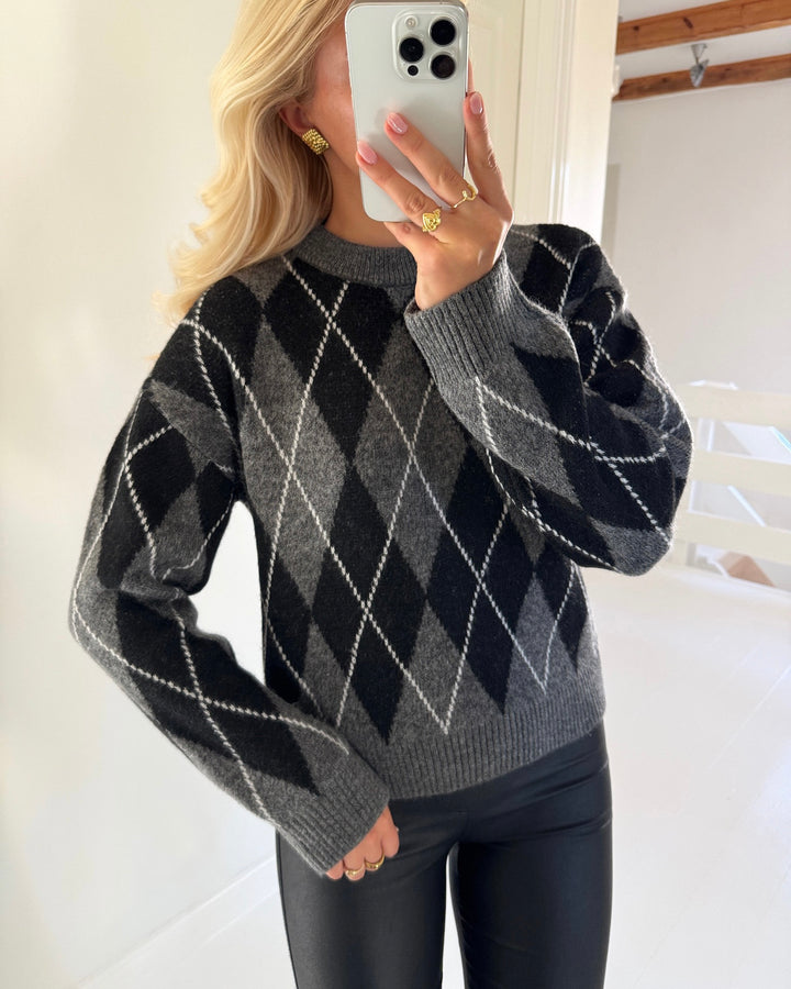 JDY striktrøje bianka ls argyle knit dark grey melange argyle