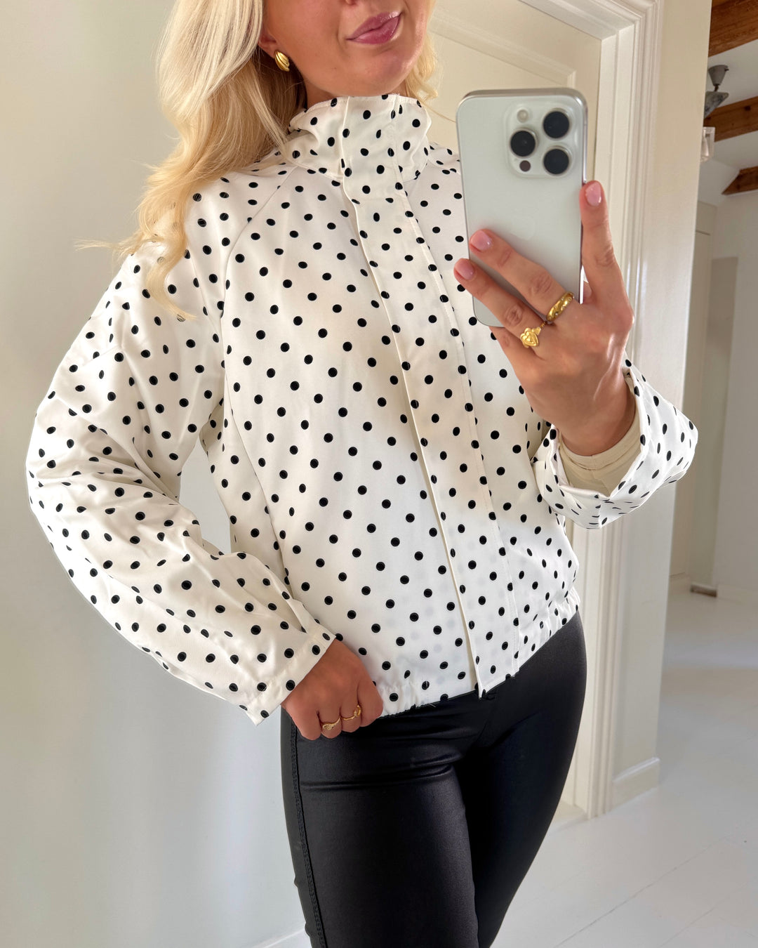 Vero Moda jakke kayla high neck star white black dots