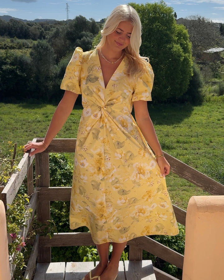 Y.A.S kjole stray ss midi pale banana lemon print
