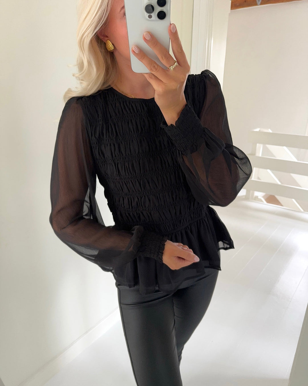 Sister's Point bluse uda-ls black - FORUDBESTILLING LEV. UGE 46