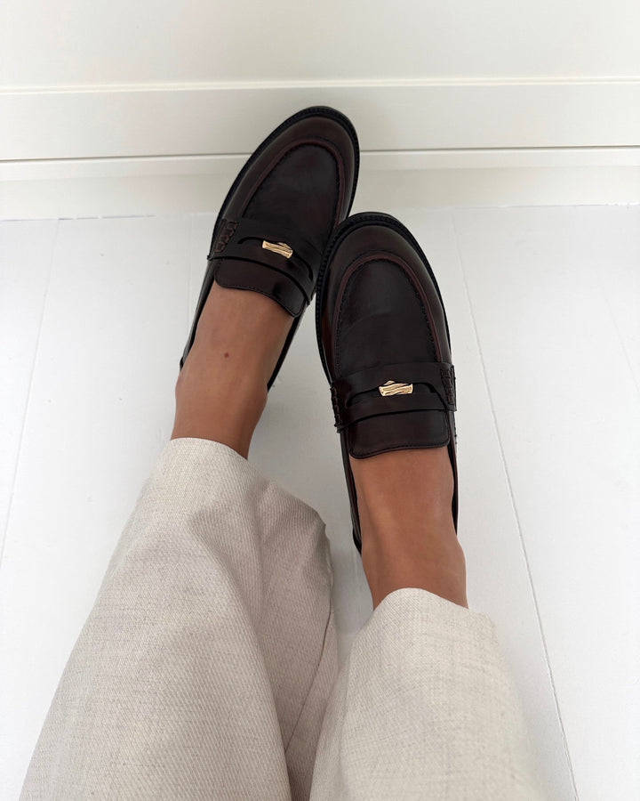 Only loafer lux-12 button decadent chocolate