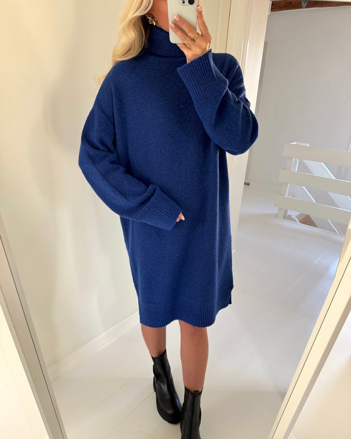 Vero Moda strikkjole aquarius ls rollneck short surf the web/w. melange