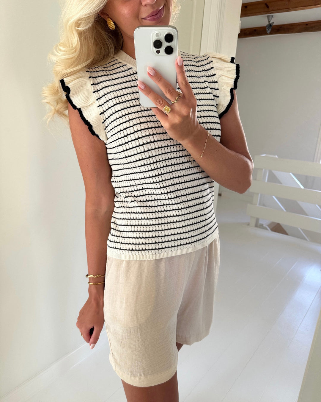 JDY top carice sl frill cloud dancer/w. black structure