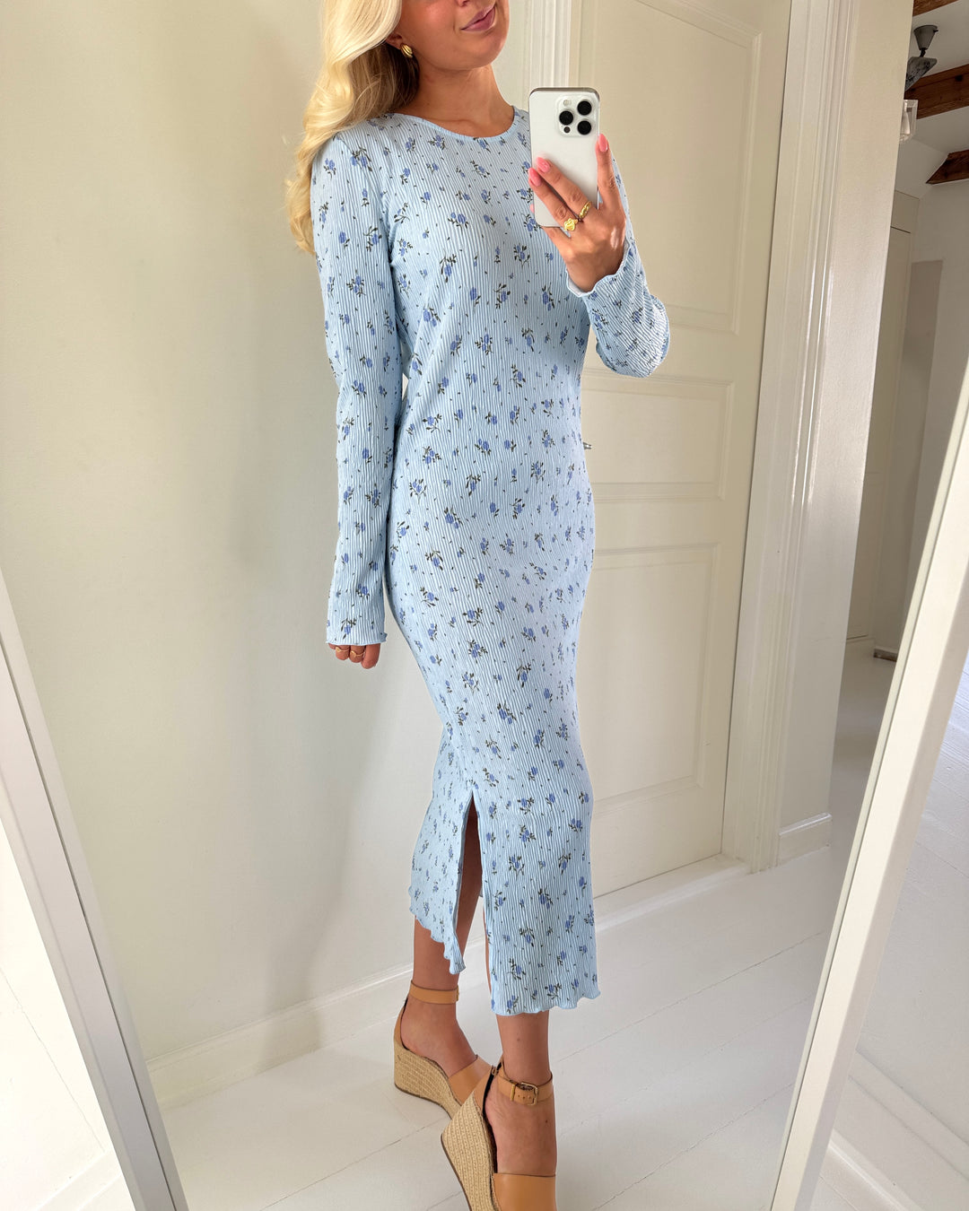 Pieces kjole flora ls midi cashmere blue/blue flowers