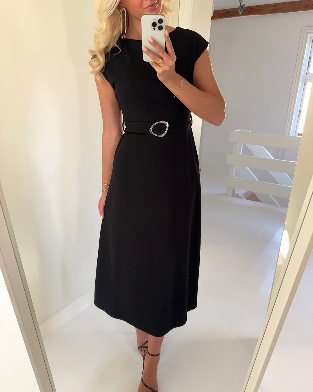 Sister's Point kjole glut-belt.dr black