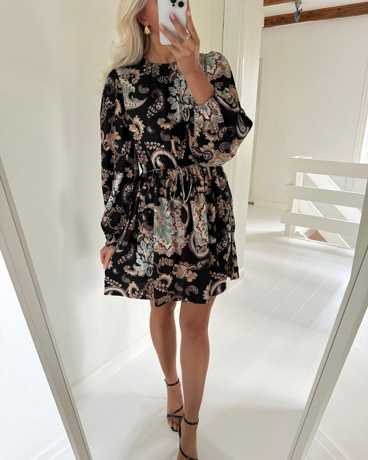 Sister's Point kjole uffa-dr paisley