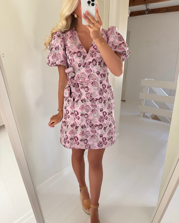 Y.A.S kjole tania ss wrap pink lady tania print