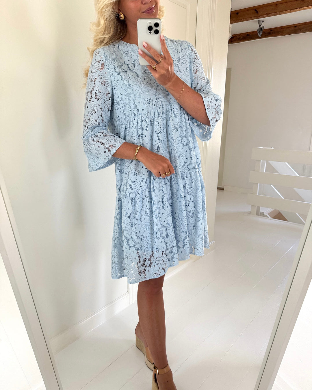 Vero Moda kjole honey lace 3/4 v-neck cashmere blue/flower lace