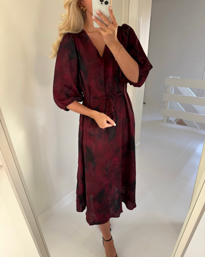 Sister's Point kjole ventia-v dr6 bordeaux blurred