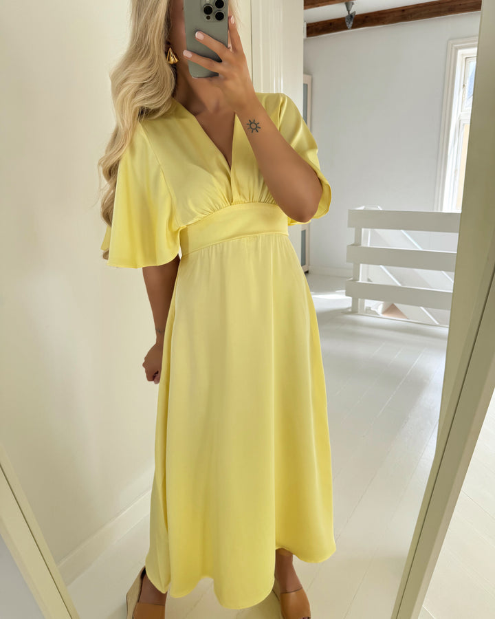 Sister's Point kjole gisela-dr light yellow - FORUDBESTILLING LEV. UGE 24