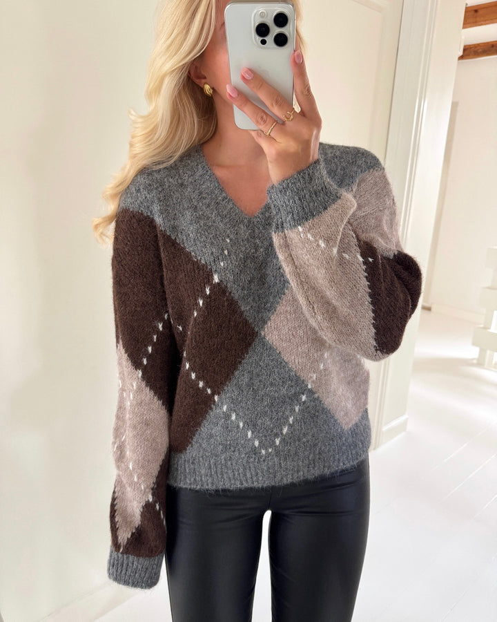 JDY striktrøje zoey ls argyle knit medium grey melange chateau gray/chocolate brown argyle