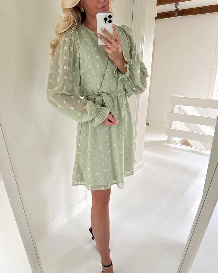 Y.A.S kjole dottie ls wrap surf spray