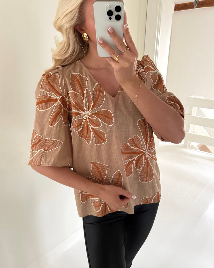 Love&Divine top love1339 sand flower