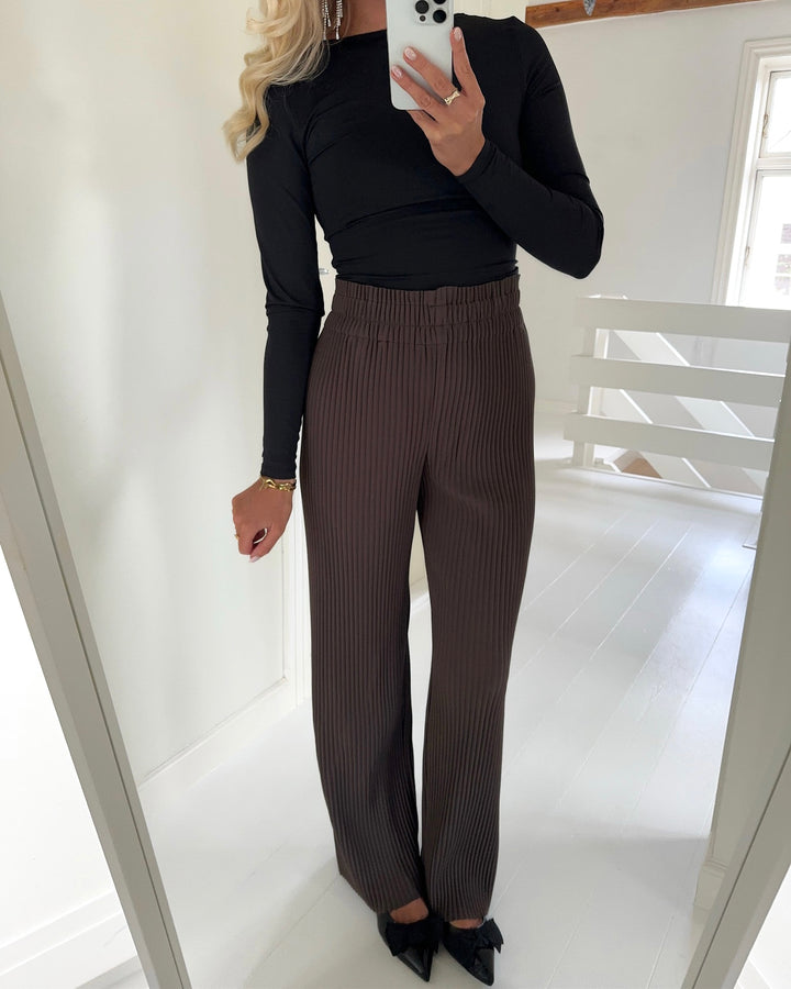 Y.A.S bukser alisa hw chocolate brown - FORUDBESTILLING LEV. UGE 49/50