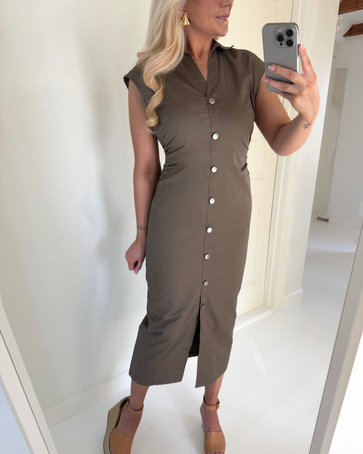 Only kjole babe-zora capsleeve midi walnut