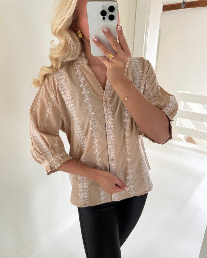 Love&Divine skjorte love1298 sand/white