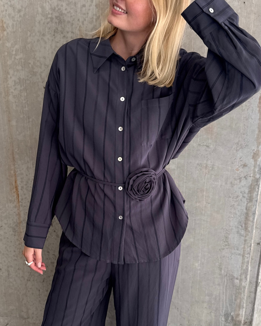 Love&Divine skjorte love1622 grey stripes