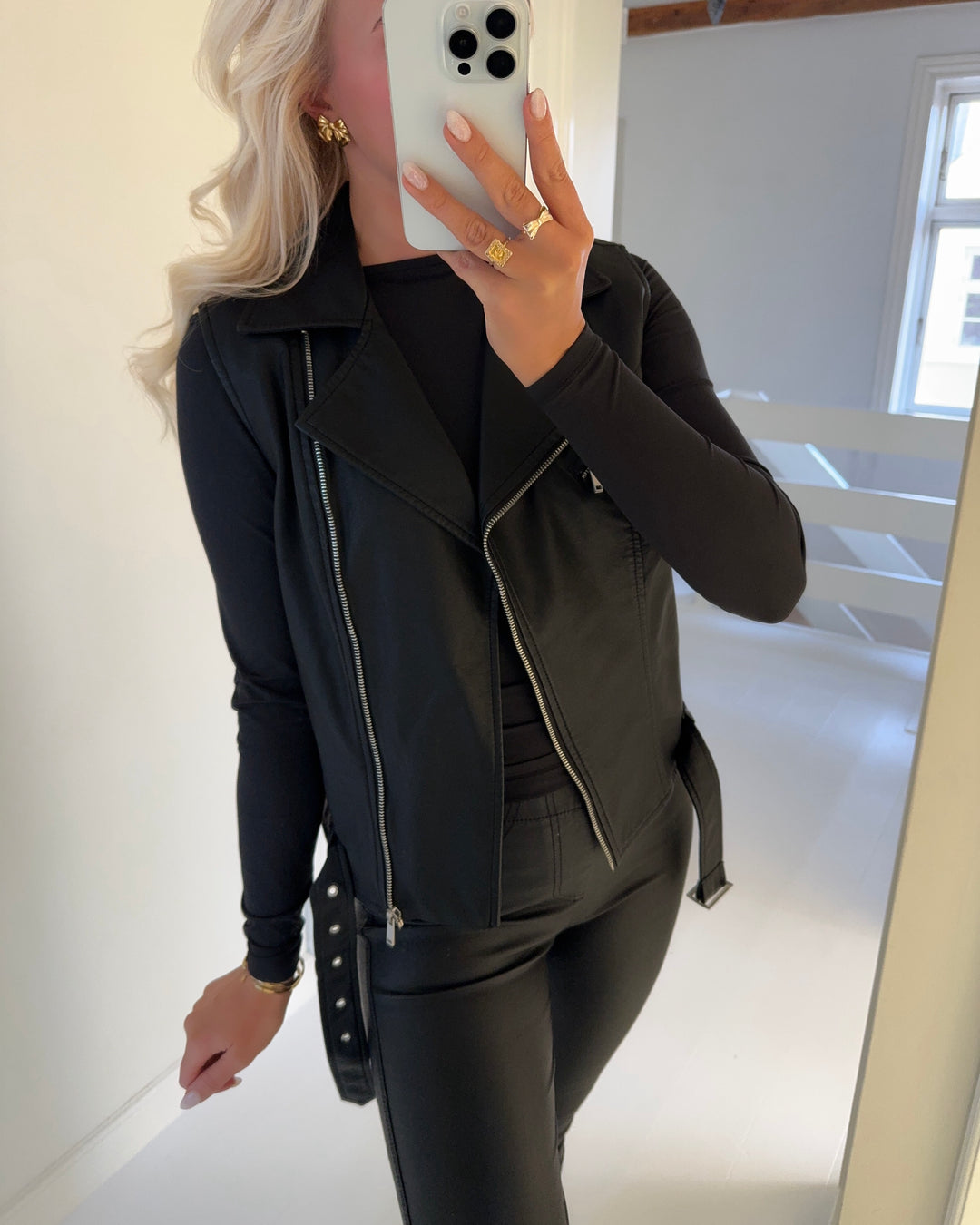 Sister’s Point vest daza black