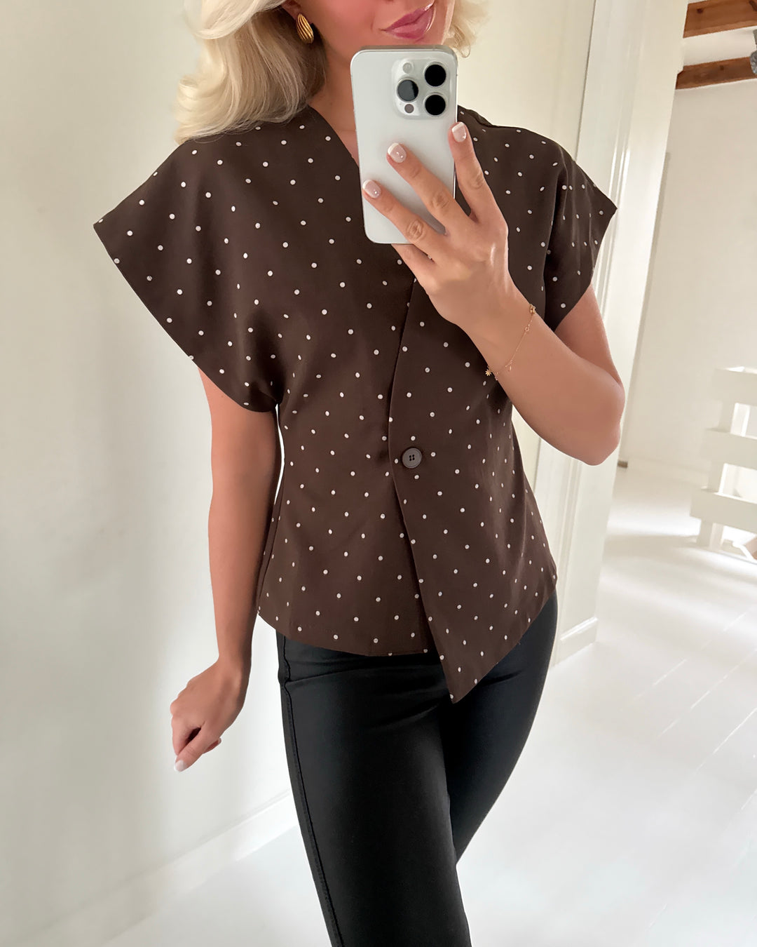 Sister's Point top n.gevela-ve brown dot