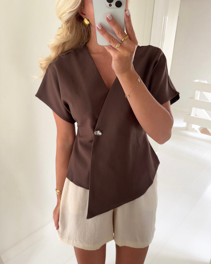 Vero Moda top sonja ss v-neck chocolate martini silver button