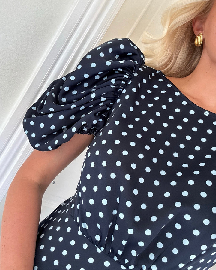 Y.A.S kjole pella 2/4 long navy blazer powder blue dots - FORUDBESTILLING LEV. UGE 18