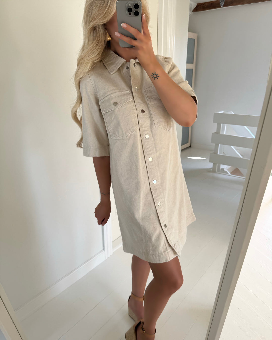 Vero Moda skjortekjole fenja 2/4 short denim ecru