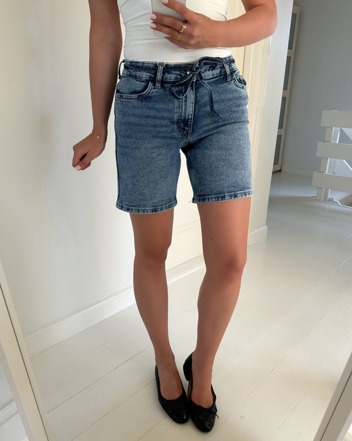 JDY shorts lullu tie midwaist long dark blue denim