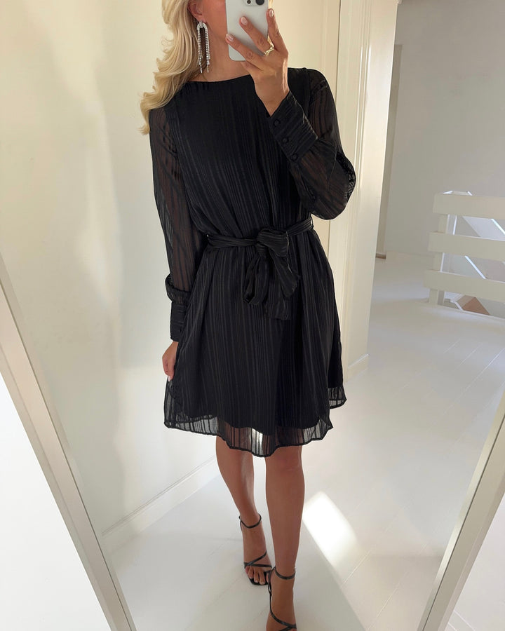 Vero Moda kjole gedna ls abk black - FORUDBESTILLING LEV. UGE 50