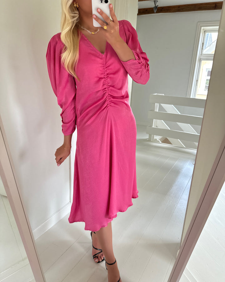 A-View kjole evi pink