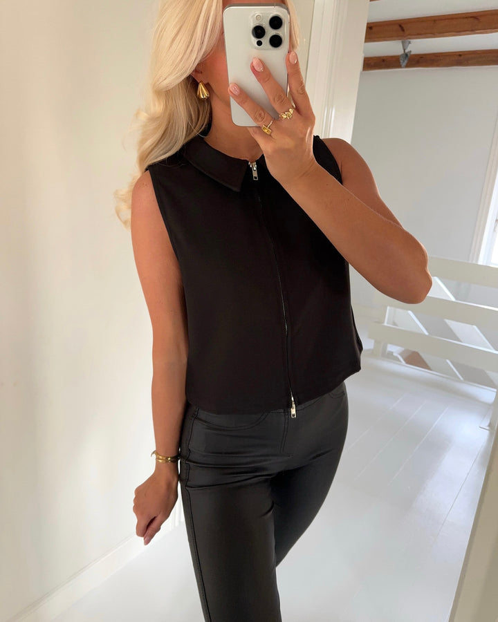 Sister's Point vest guza-ve1 black