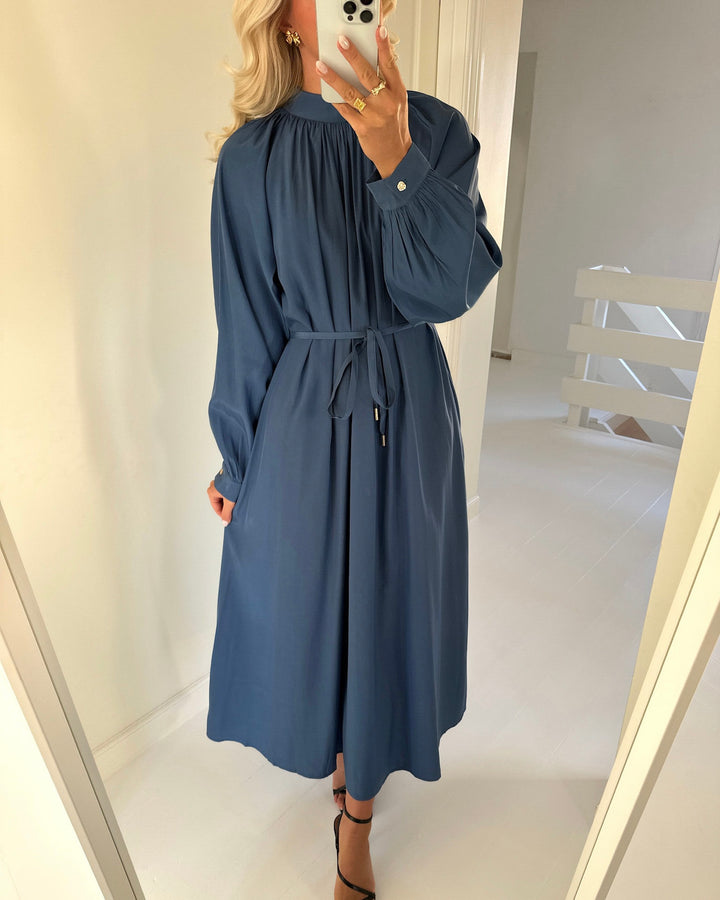 Love&Divine kjole love1200 mid blue