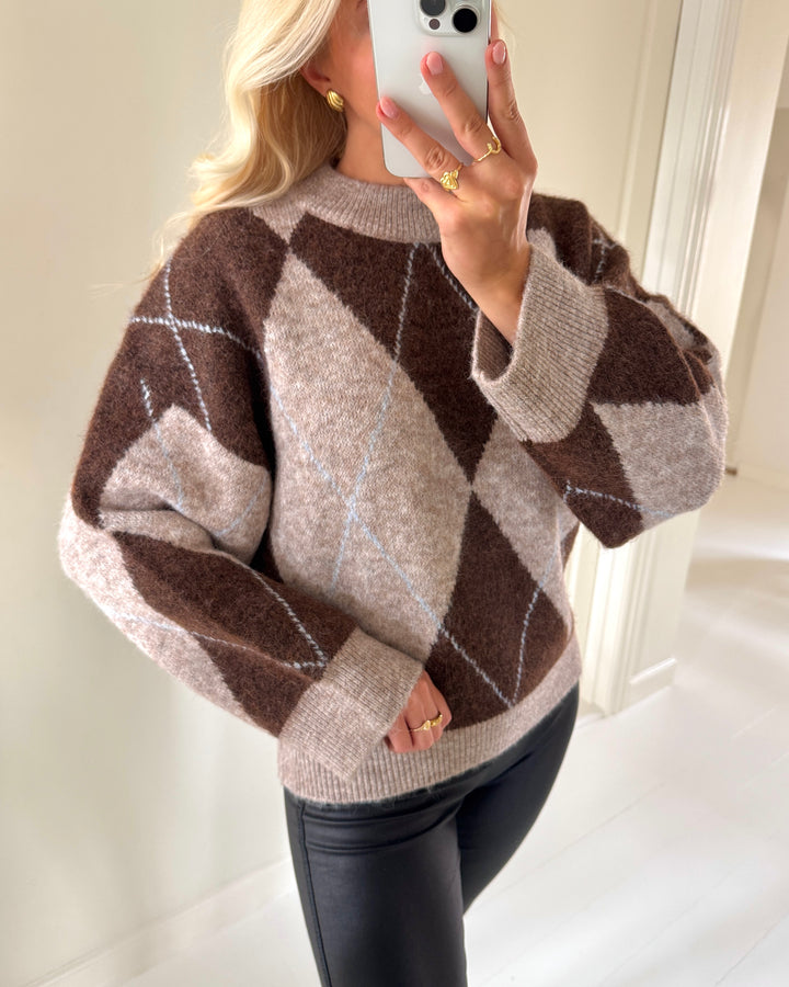 A-View striktrøje harlekin knit dark brown