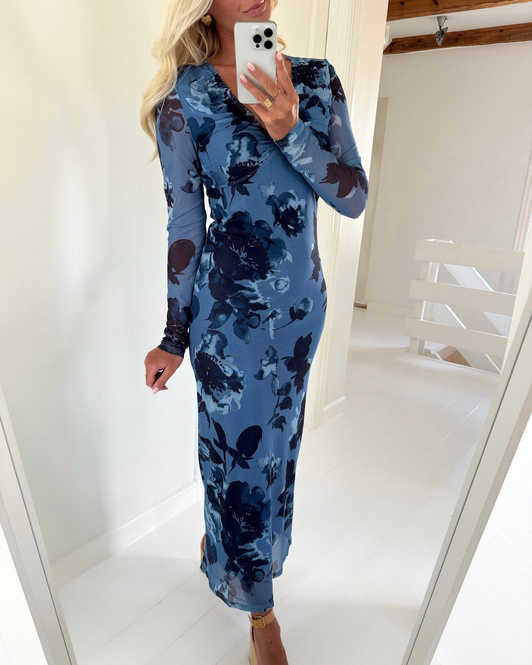 Sister's Point kjole vedis-dr blue/flower - FORUDBESTILLING LEV. UGE 17