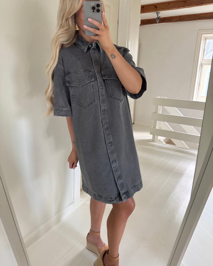 Only kjole sophie ss oversize medium grey denim