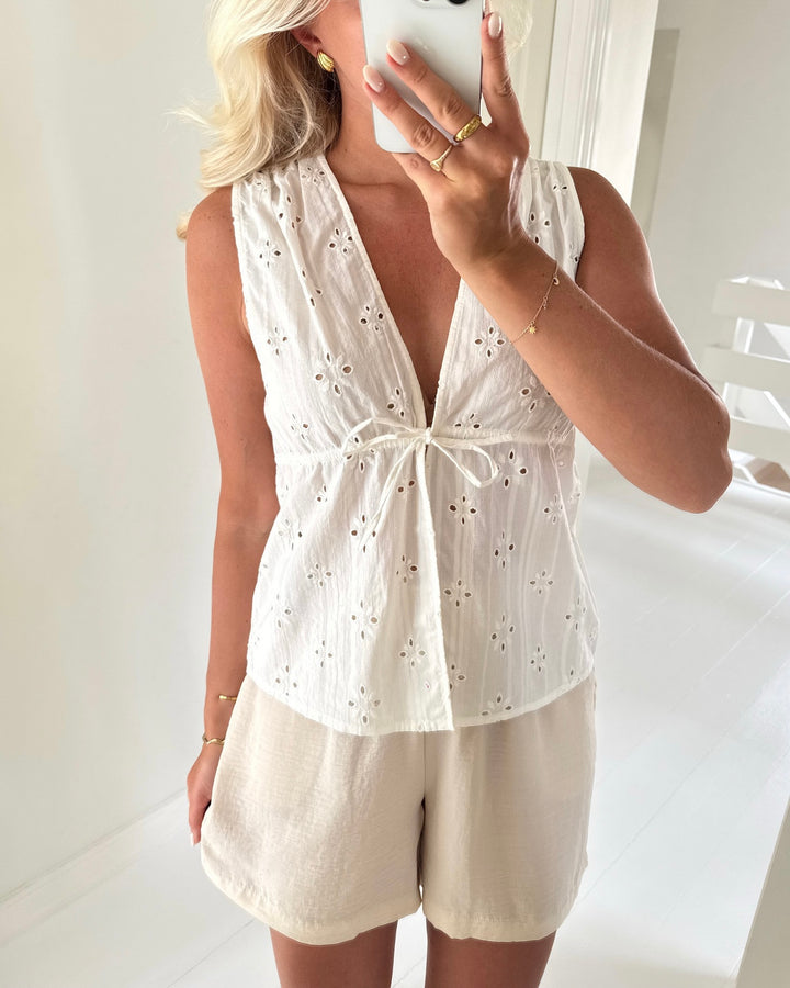 Only top assisi sl v-neck cloud dancer