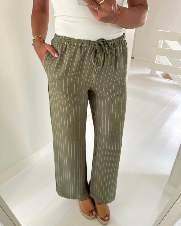 JDY bukser power mw wide deep lichen green/cloud dancer