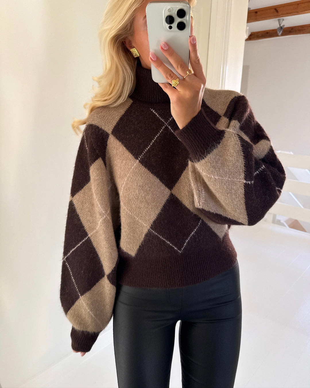 Vero Moda striktrøje darla ls rollneck chocolate torte w. silver mink and parfait pink