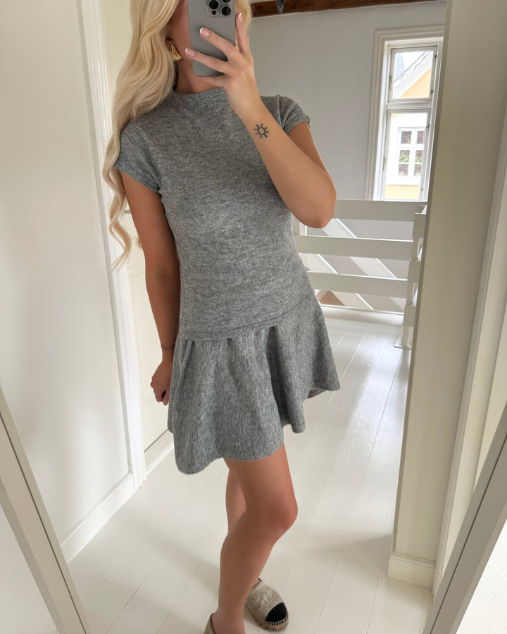 Pieces nederdel familla mw short knit d2d fsy medium grey melange