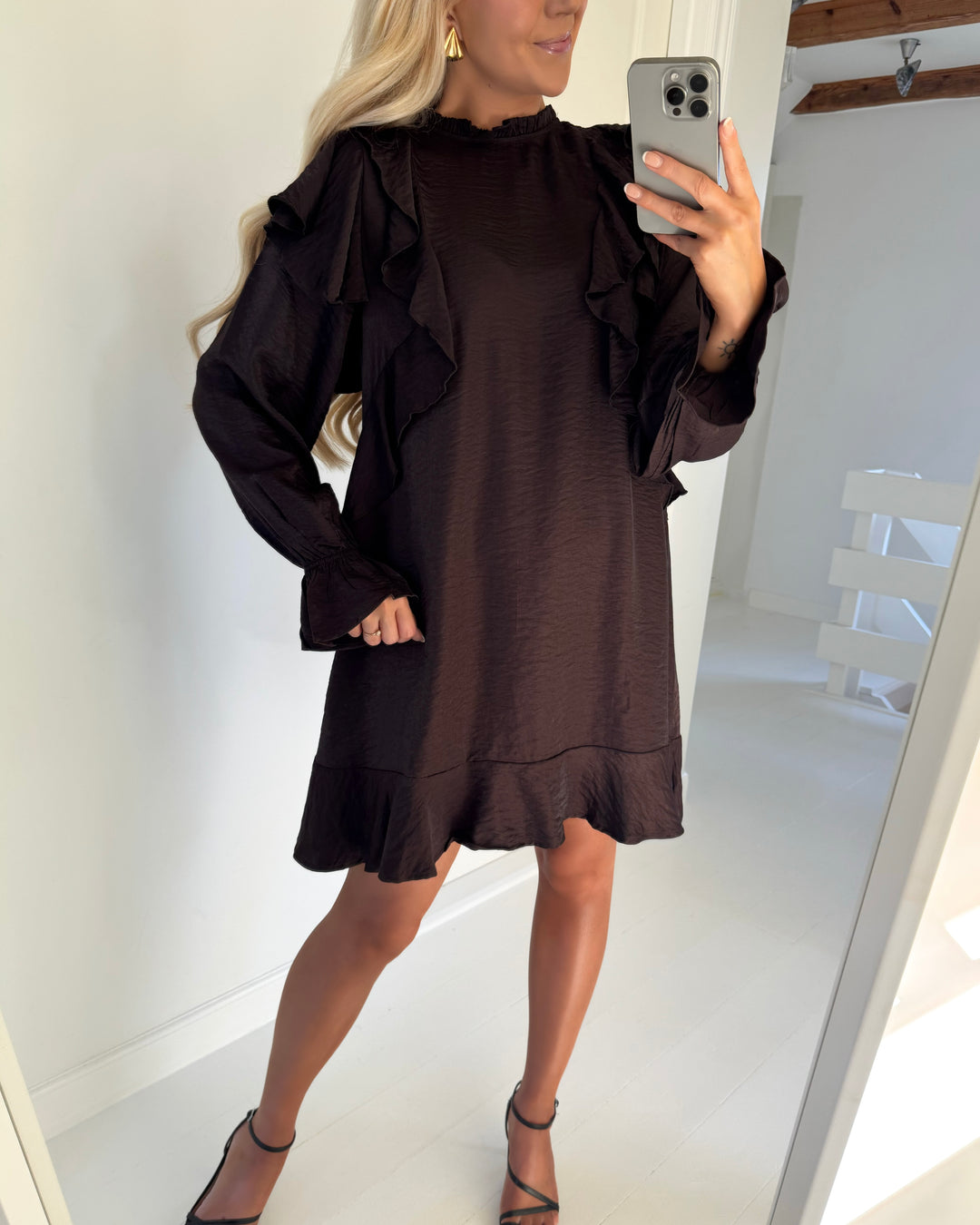 Vero Moda kjole lizzi short flounce chocolate torte - FORUDBESTILLING LEV. UGE 40