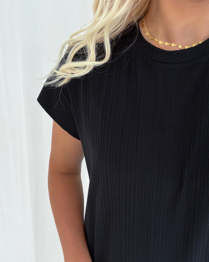 Aware by Vero Moda kjole phoenixy cap sleeve calf black