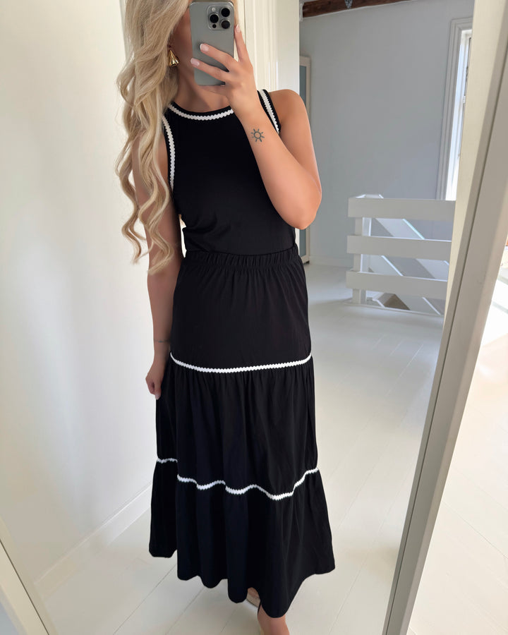 JDY top erin sl contrast black/cloud dancer