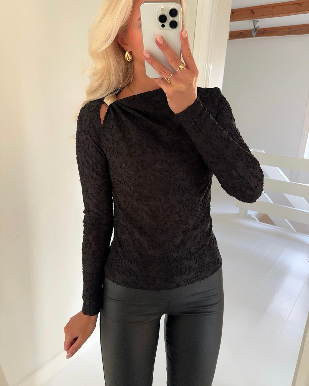 Sister's Point bluse vieda-ls black - FORUDBESTILLING LEV. UGE 1