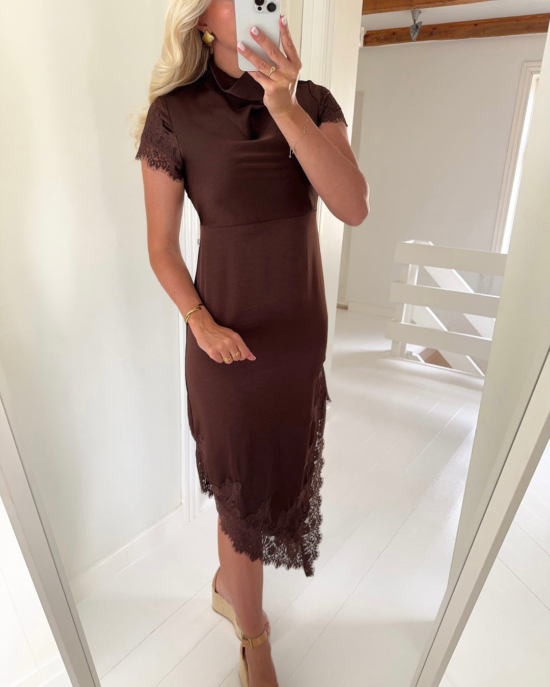 Vero Moda kjole rita cs lace maxi chicory coffee - FORUDBESTILLING LEV. UGE 23