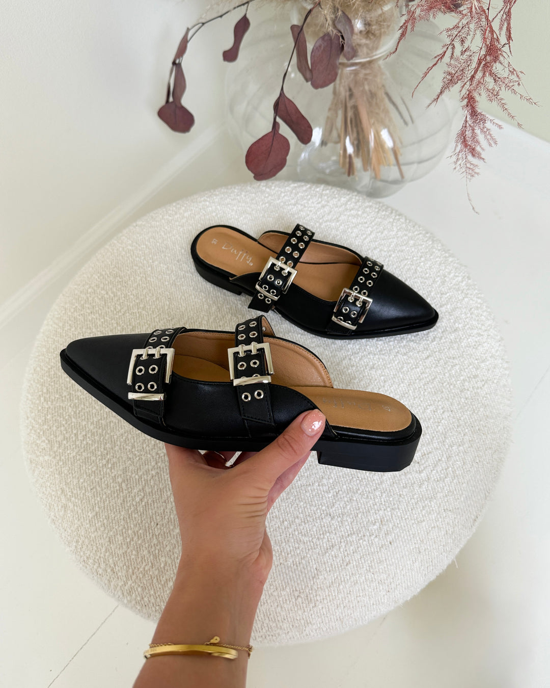 Duffy slip in 97-21156 black