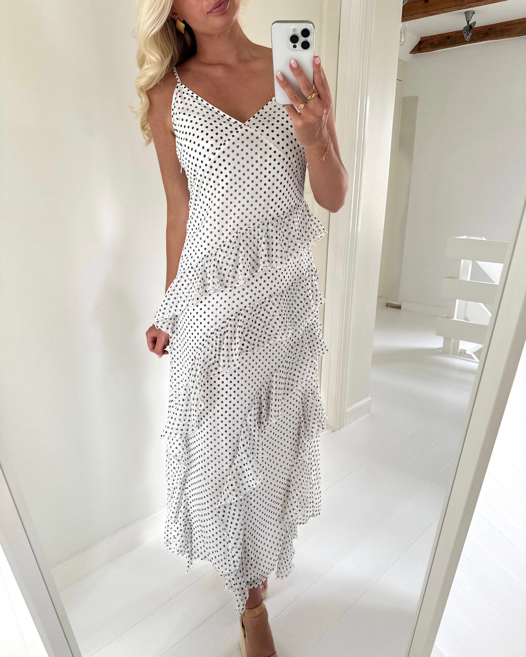 Vero Moda kjole smilla sl long frill snow white dot black